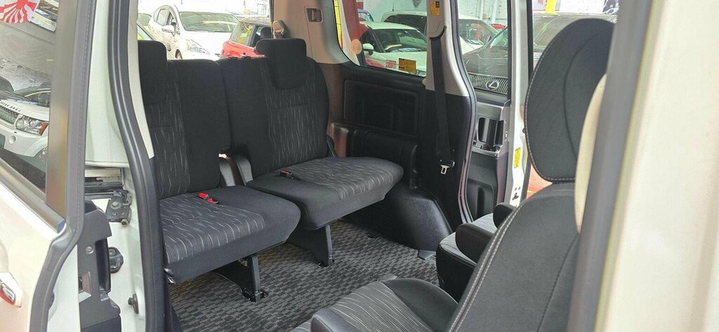 Toyota Voxy 1.8 Hybrid 202424 8 Seats Ulez Free Fresh I Black #23