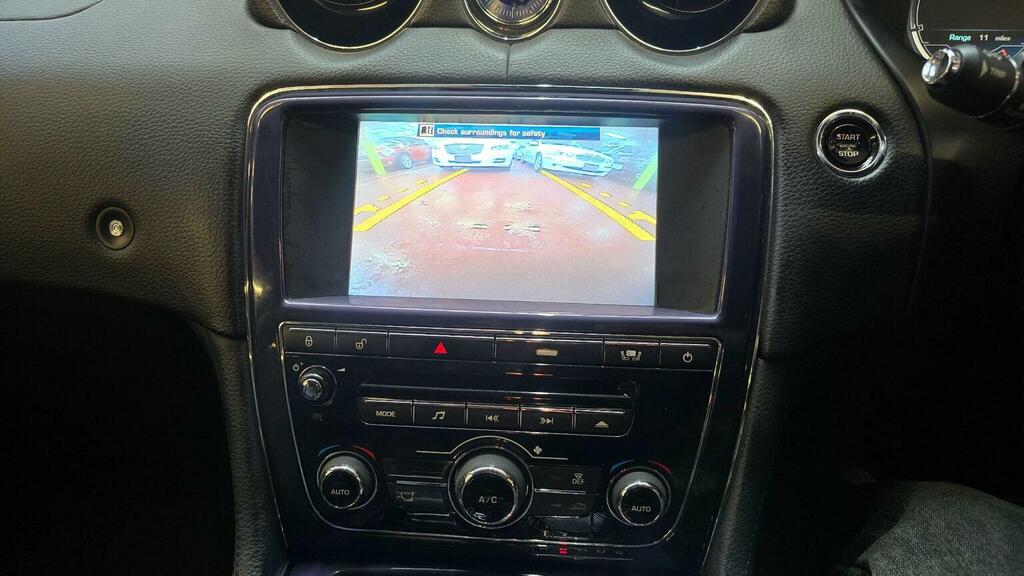 Jaguar XJ Saloon 5.0 V8 Premium Luxury Euro 5 2010 Silver #4