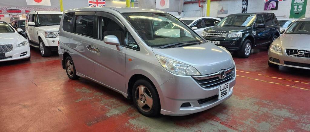 Honda StepWagon Mpv White #18