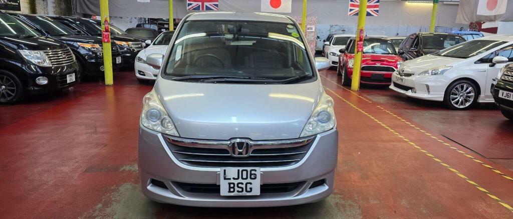 Honda StepWagon Mpv White #16