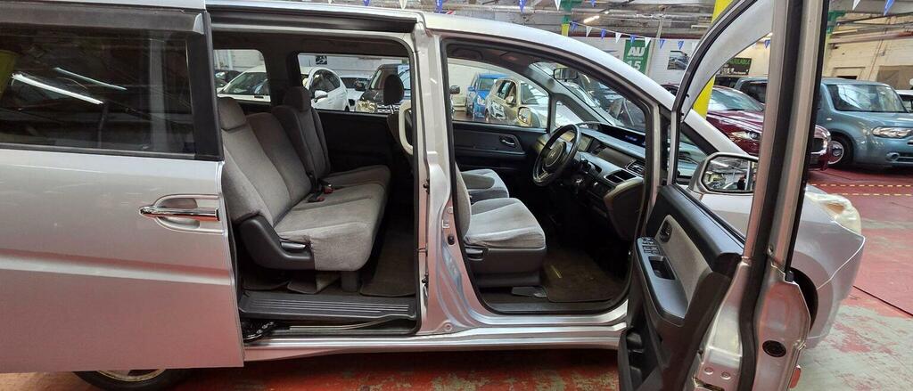 Honda StepWagon Mpv White #8