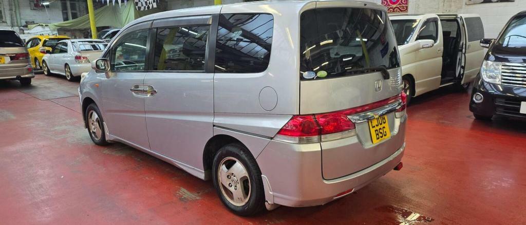 Honda StepWagon Mpv White #19