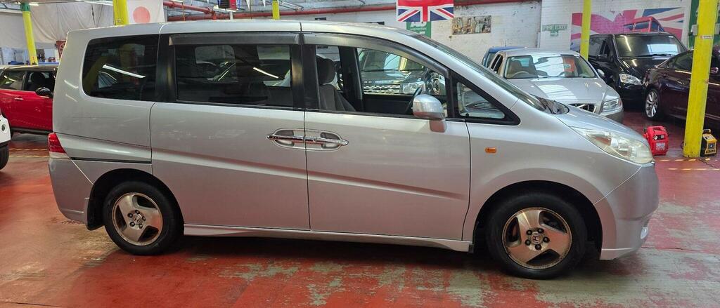 Honda StepWagon Mpv White #7