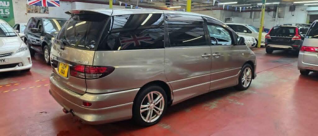 Toyota Estima Mpv White #4