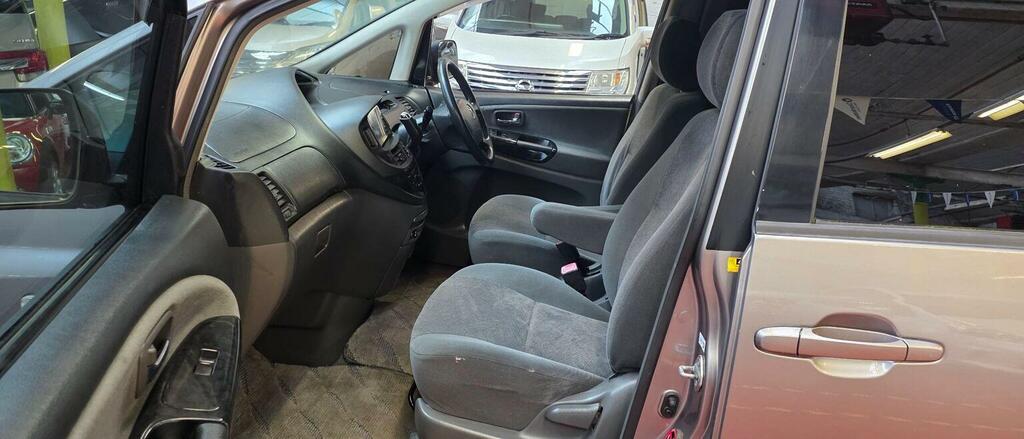 Toyota Estima Mpv White #8