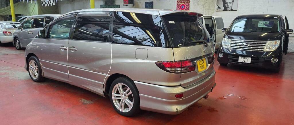 Toyota Estima Mpv White #18