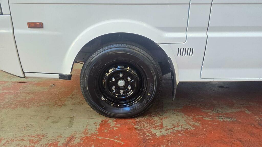 Mazda Bongo B2000 Mpv 2.0 B2000 White #29