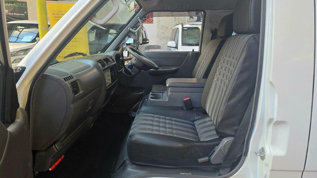 Mazda Bongo B2000 Mpv 2.0 B2000 White #12
