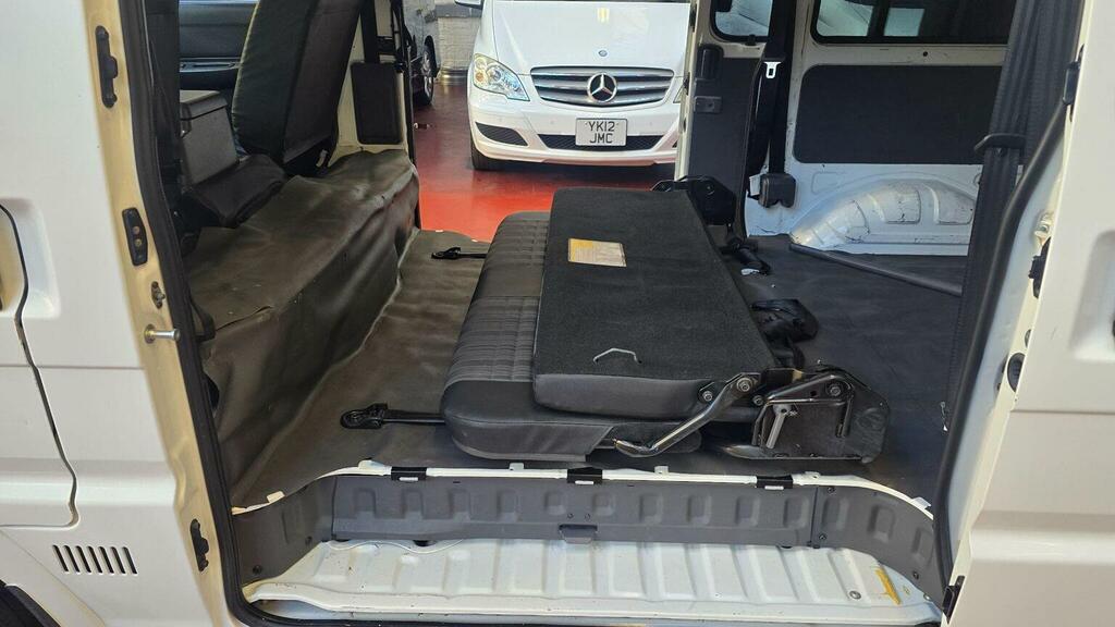 Mazda Bongo B2000 Mpv 2.0 B2000 White #16