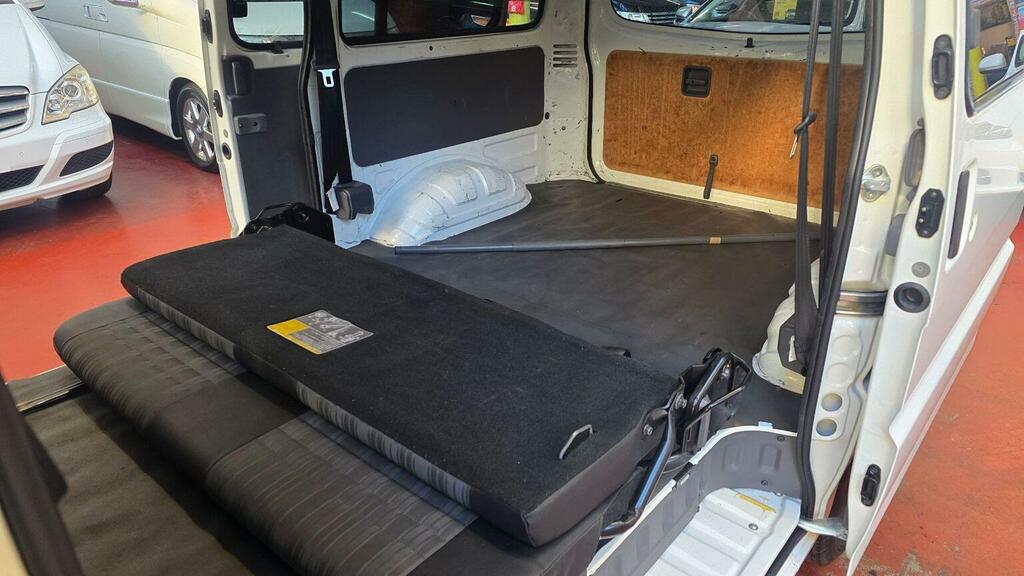 Mazda Bongo B2000 Mpv 2.0 B2000 White #17
