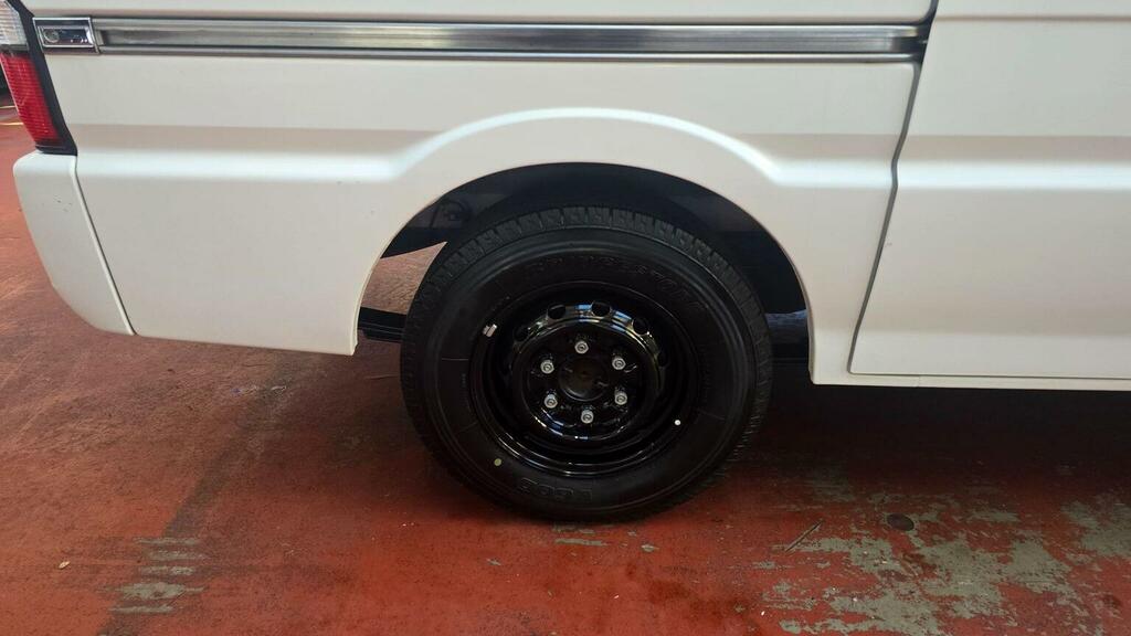 Mazda Bongo B2000 Mpv 2.0 B2000 White #30