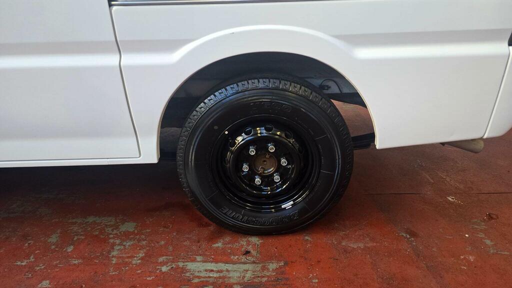 Mazda Bongo B2000 Mpv 2.0 B2000 White #28