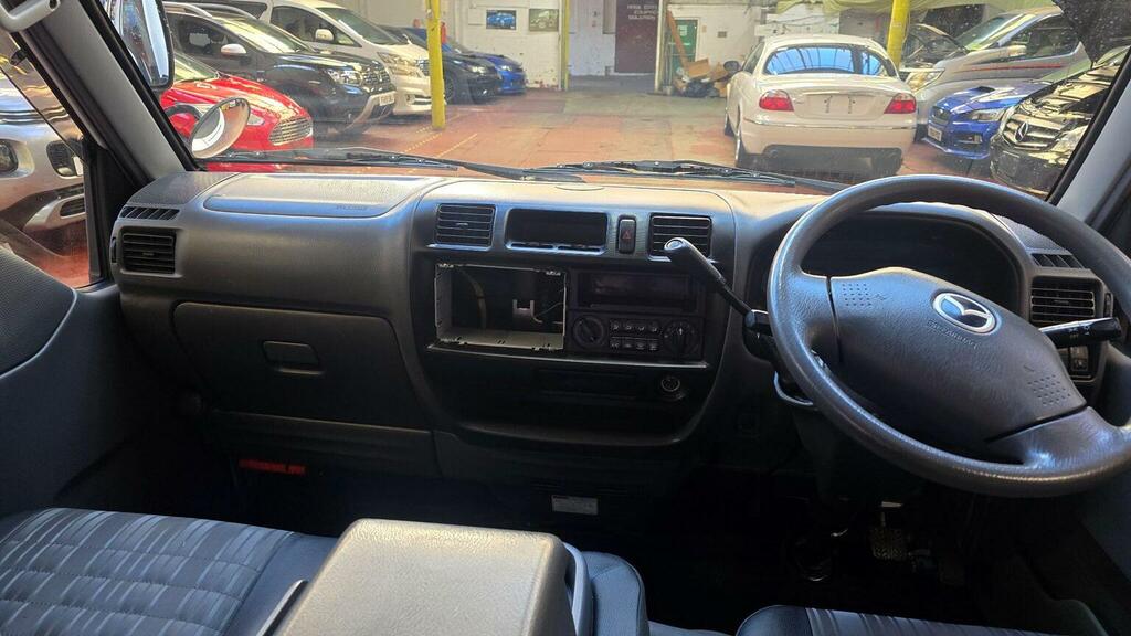 Mazda Bongo B2000 Mpv 2.0 B2000 White #9