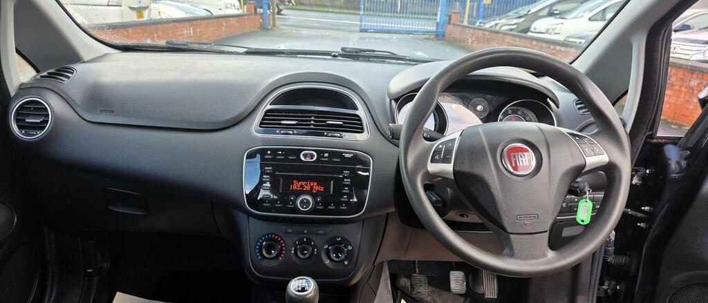 Fiat Punto Hatchback 1.2 Pop Euro 6 201565 Black #4