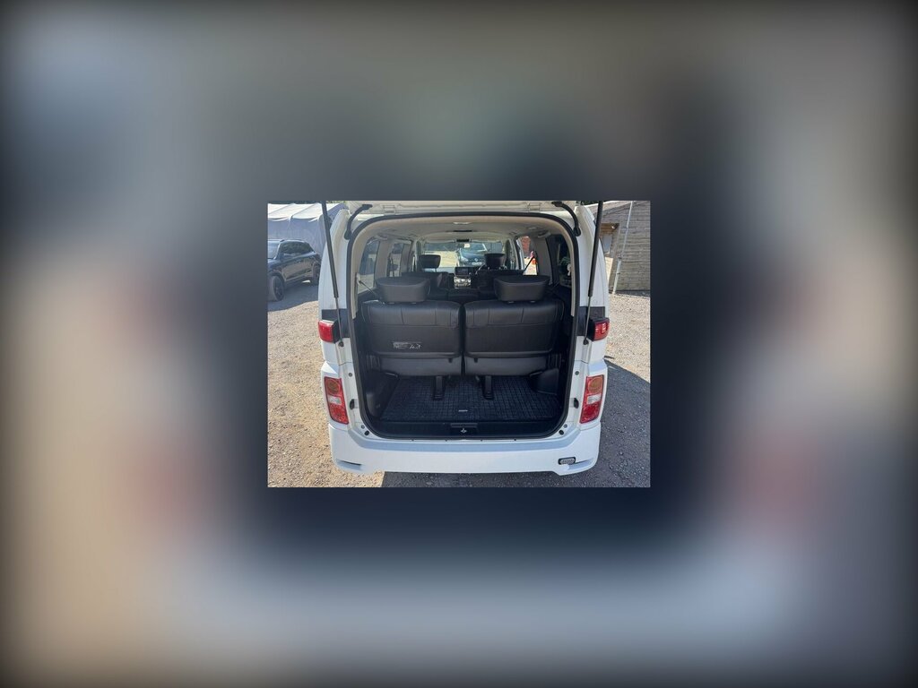 Nissan Elgrand 2.5 V6 Highway Star Series 3 4Wd White #3
