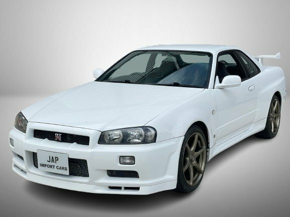 Nissan GT-R Coupe White #2