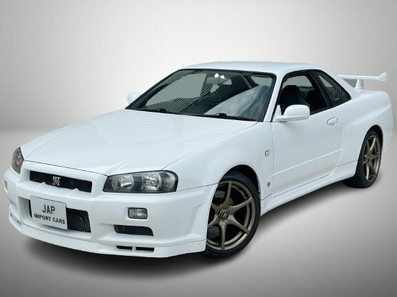 Nissan GT-R Coupe White #4