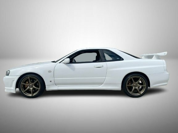 Nissan GT-R Coupe White #5