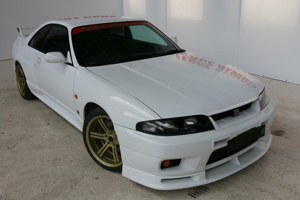 Nissan Skyline Legendary Tuners R.i.p.s Rb30 Gtr 33 V-spec Fully White