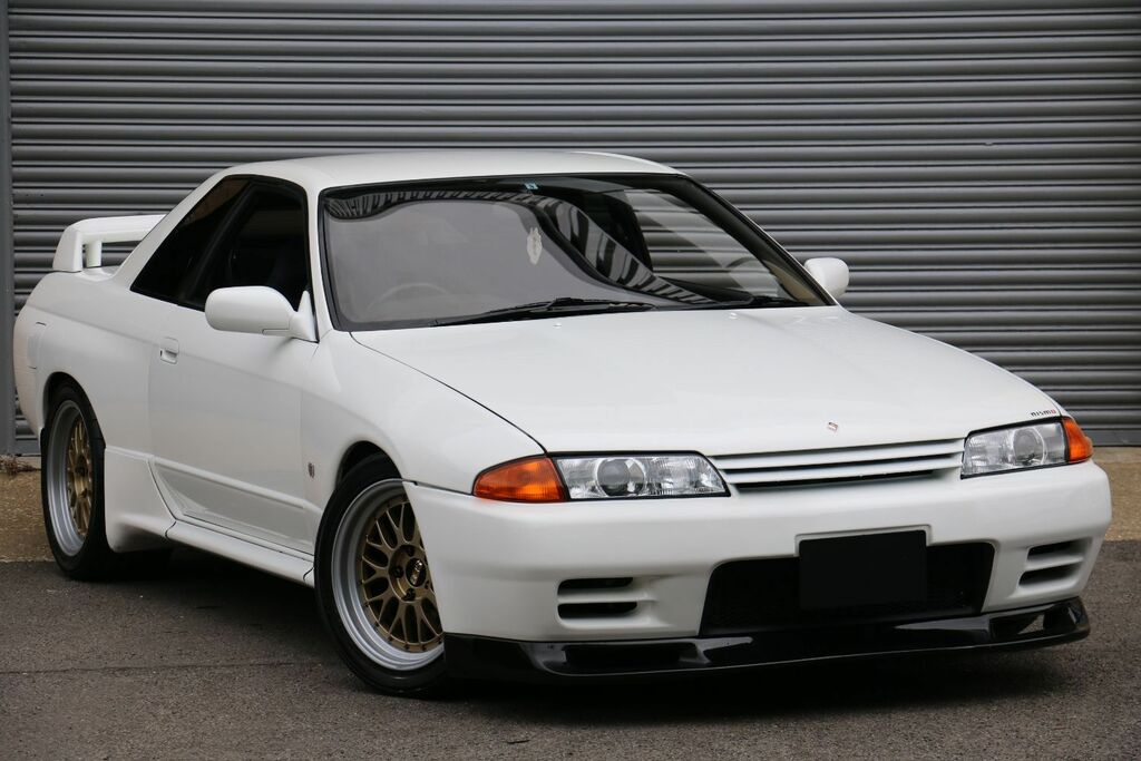 Nissan Skyline Gtr White