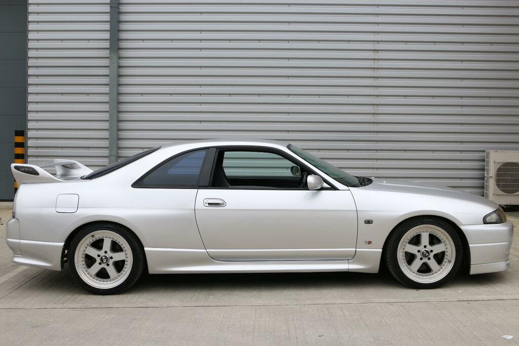 Nissan GT-R R33 Silver #4