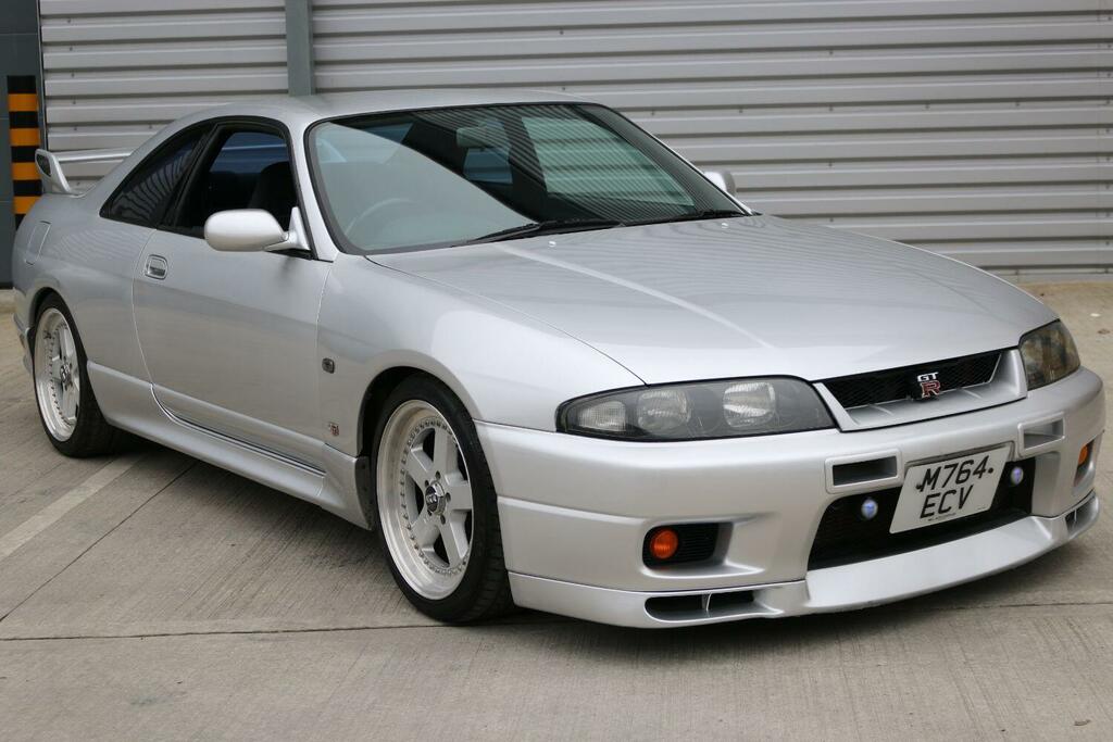 Nissan GT-R R33 Silver #2