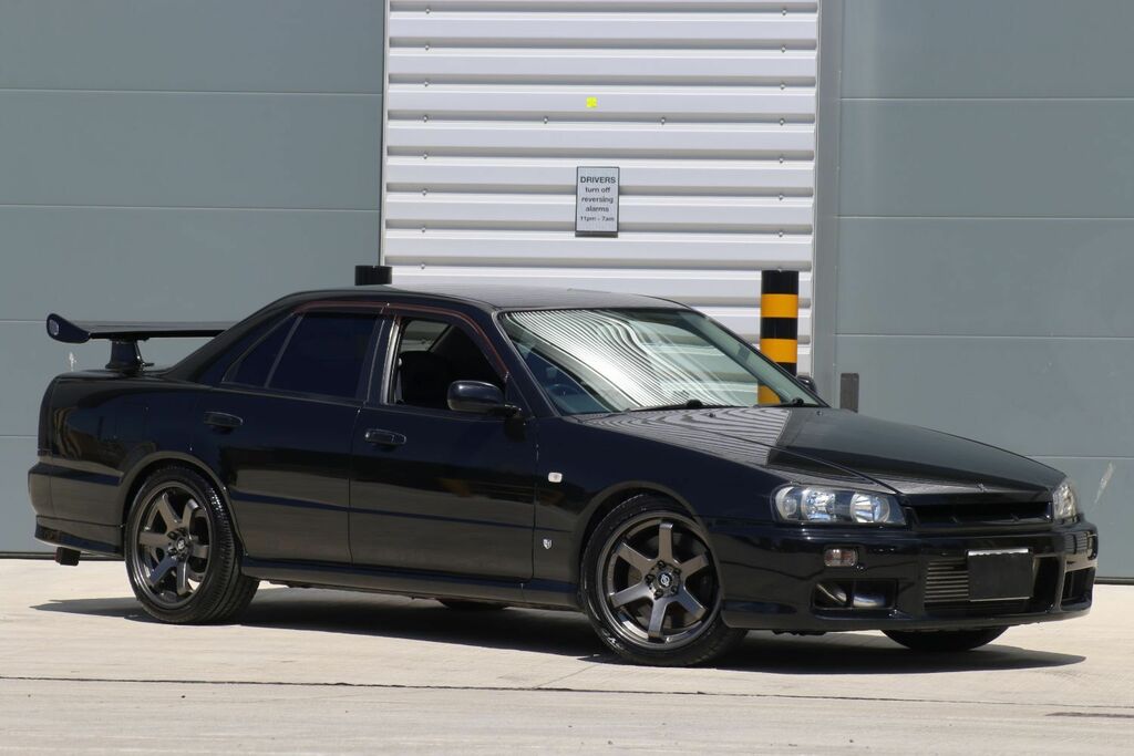 Nissan Skyline Nissan Skyline R34 Gtt 5 Speed Rare 4-Door Black #4