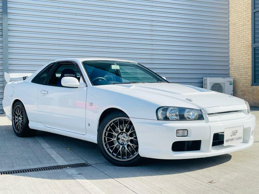 Nissan Skyline 2.5 Gtt White