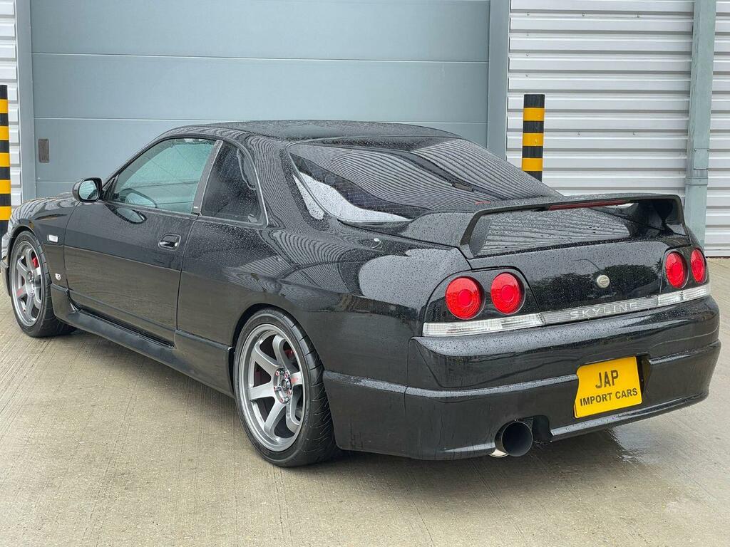 Nissan Skyline Nissan Skyline Gtst 2.5 Turbo Totally Genuine Mint White #36