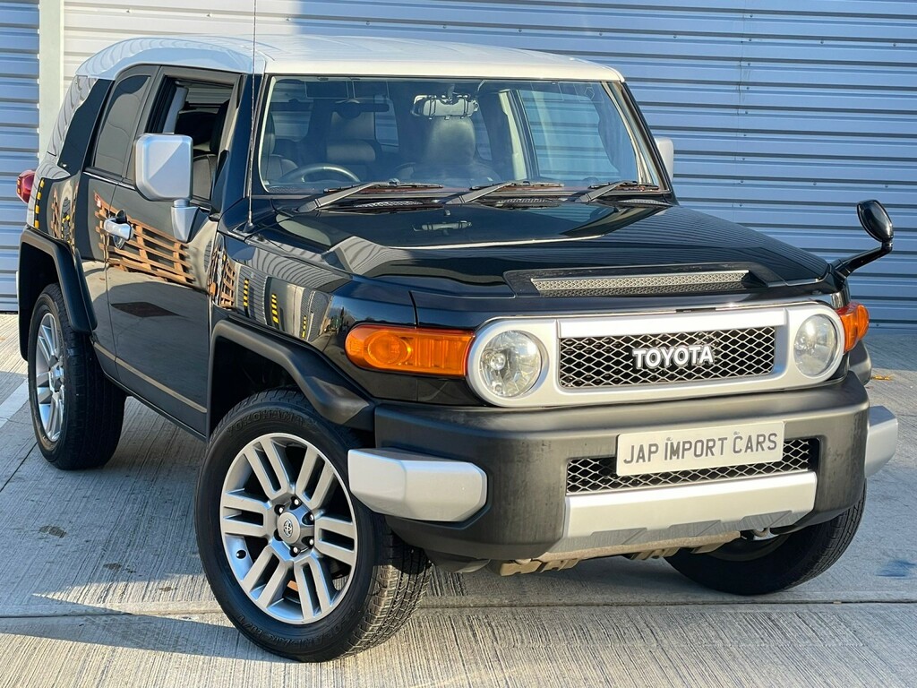 Toyota FJ Cruiser 4.0 V6 Black #5