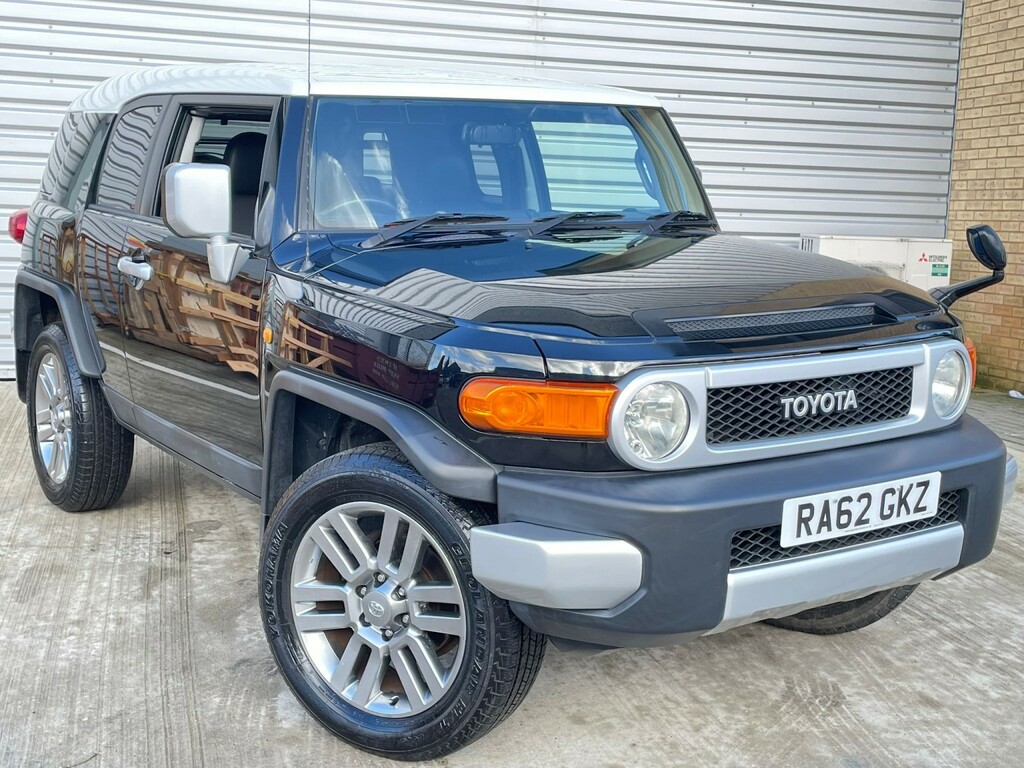 Toyota FJ Cruiser 4.0 V6 Black