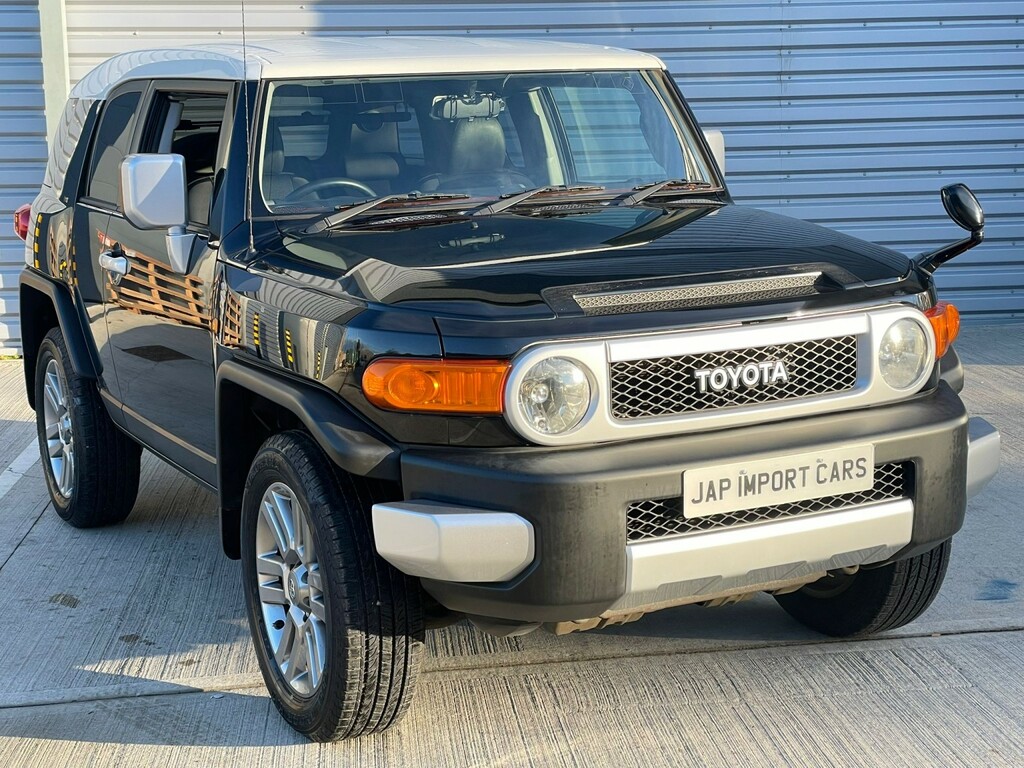 Toyota FJ Cruiser 4.0 V6 Black #6