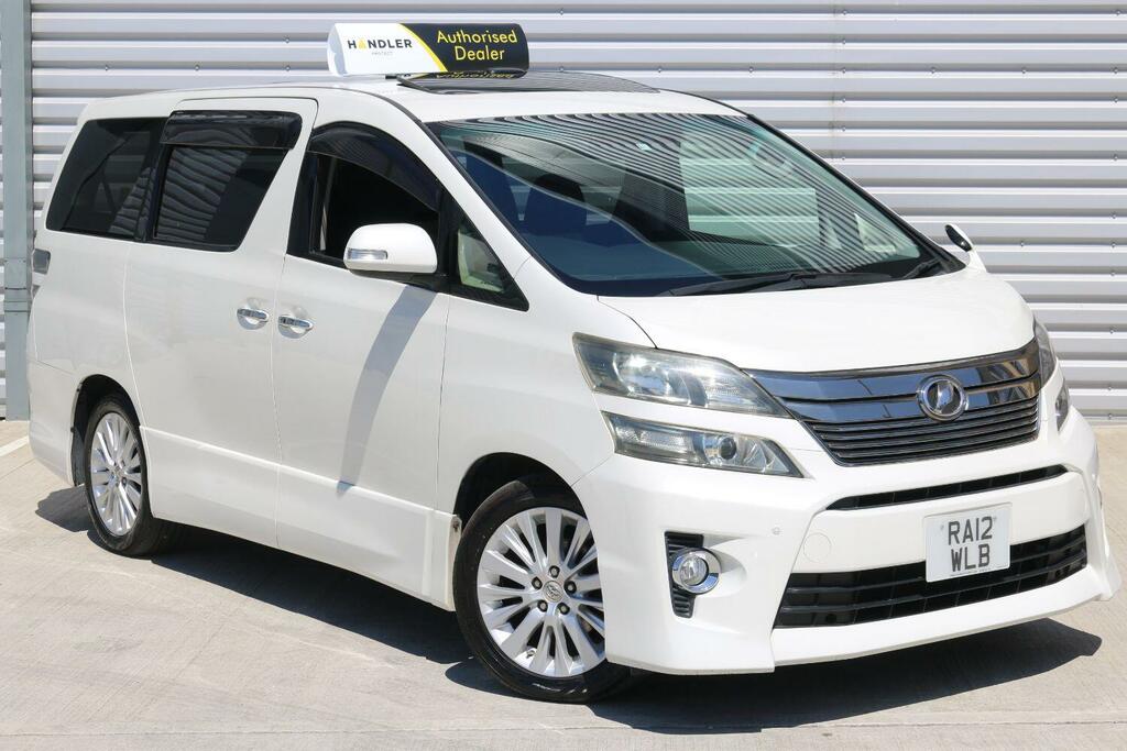 Toyota Vellfire 2.4 7 Seater Armchair Recliners White