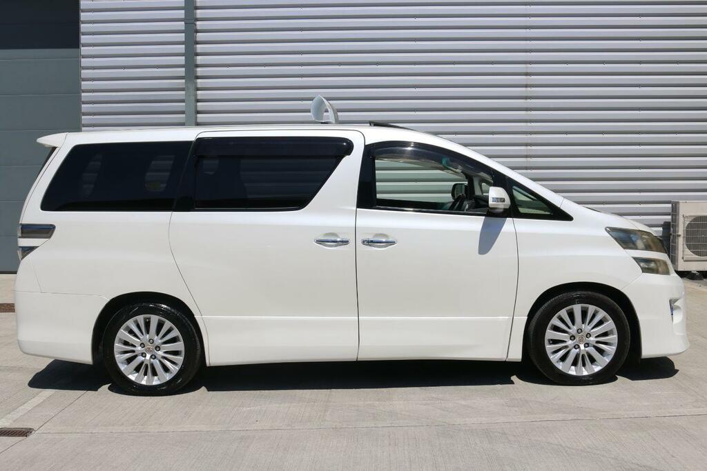 Toyota Vellfire 2.4 7 Seater Armchair Recliners RA12WLB White #3