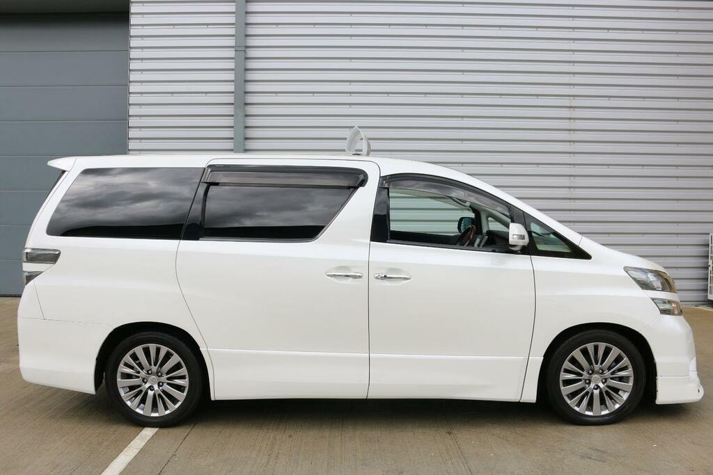 Toyota Vellfire -Fresh Import Stunning White #4