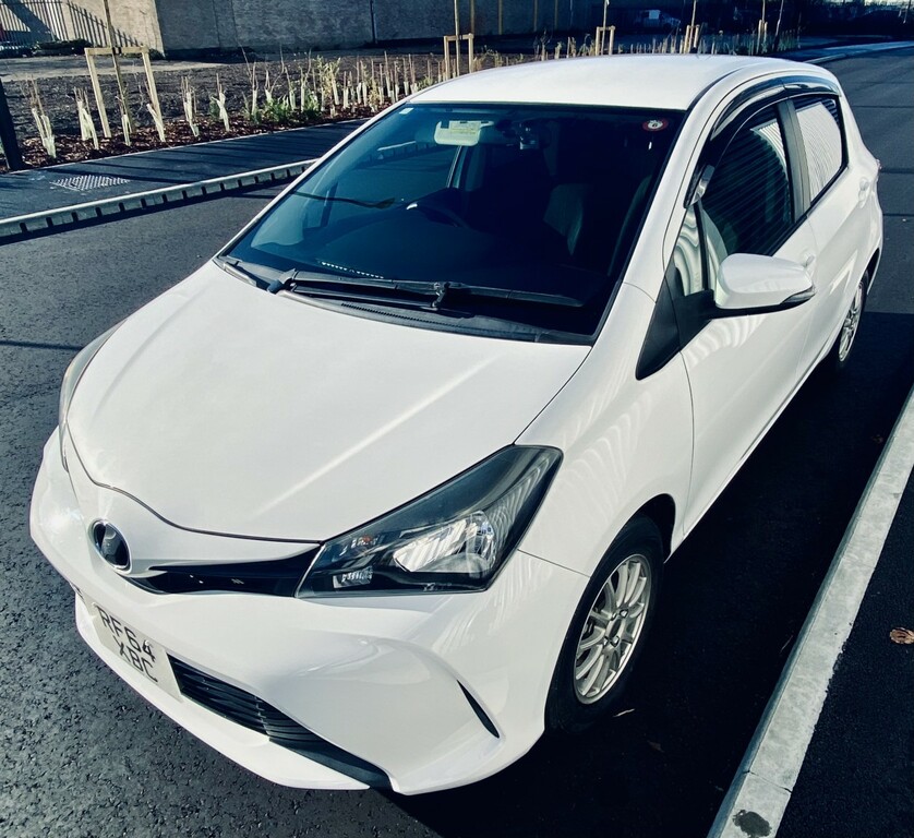 Toyota Yaris Yaris Excel Vvt-i White #2