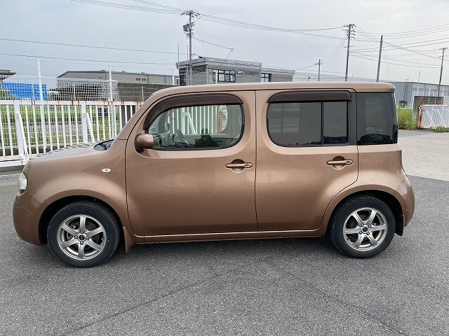 Nissan Cube Hatchback 2009 - 2011 Brown #2