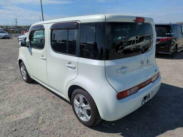 Nissan Cube Hatchback 2009 - 2011 White #3