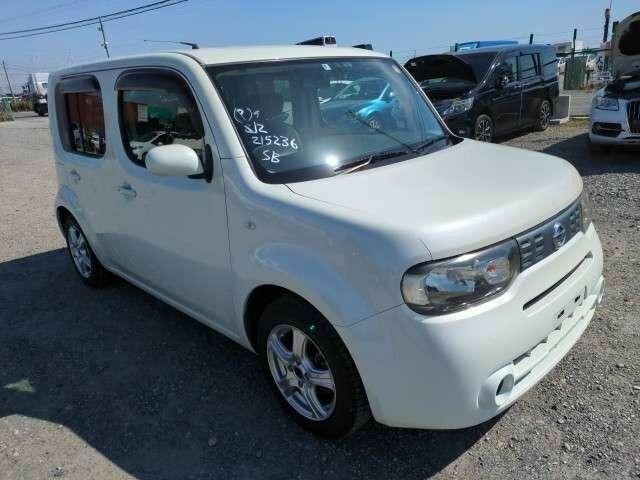 Nissan Cube Hatchback 2009 - 2011 White #2
