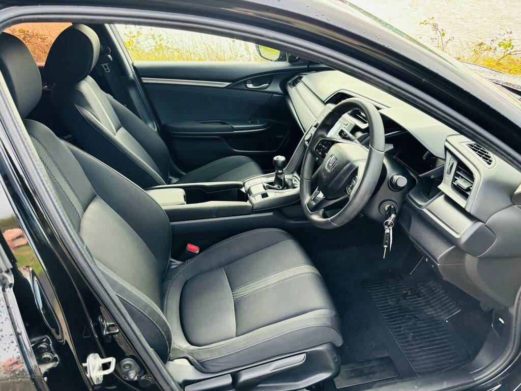Honda Civic 1.0 Vtec Turbo Se FD67BSX Black #4