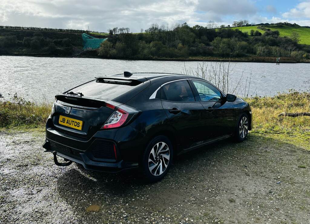 Honda Civic 1.0 Vtec Turbo Se FD67BSX Black #2