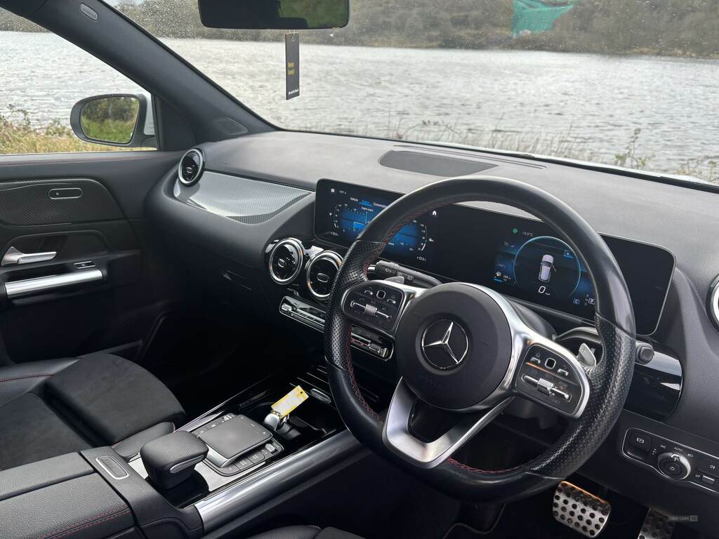 Mercedes-Benz GLA Class Gla 200D Amg Line Executive BJ21LVZ White #6