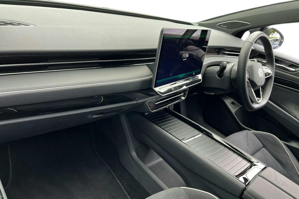 Volkswagen ID.7 Pro 77Kwh Match Tourer GJ74CCA White #2