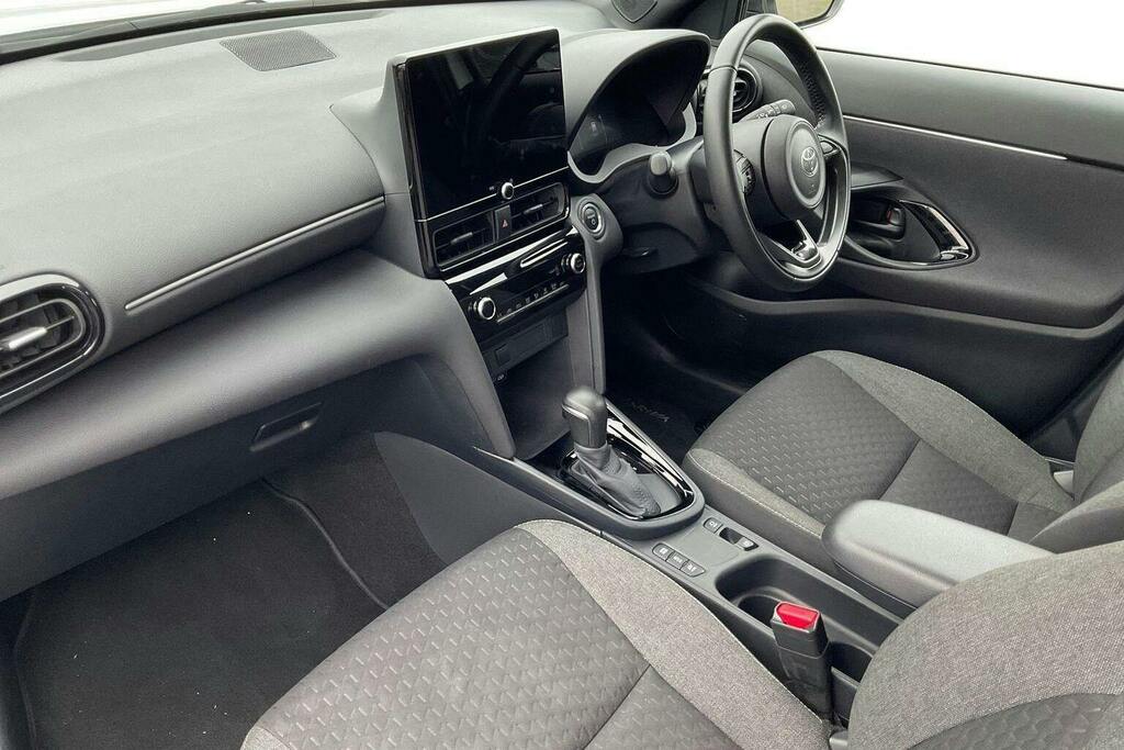 Toyota Yaris Cross 1.5 Vvt H Design Suv Hybrid E Cvt White #2