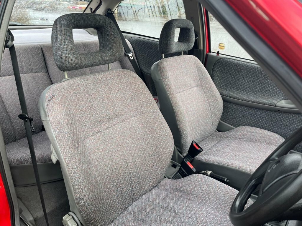 Vauxhall Astra 1.4 Merit Red #11