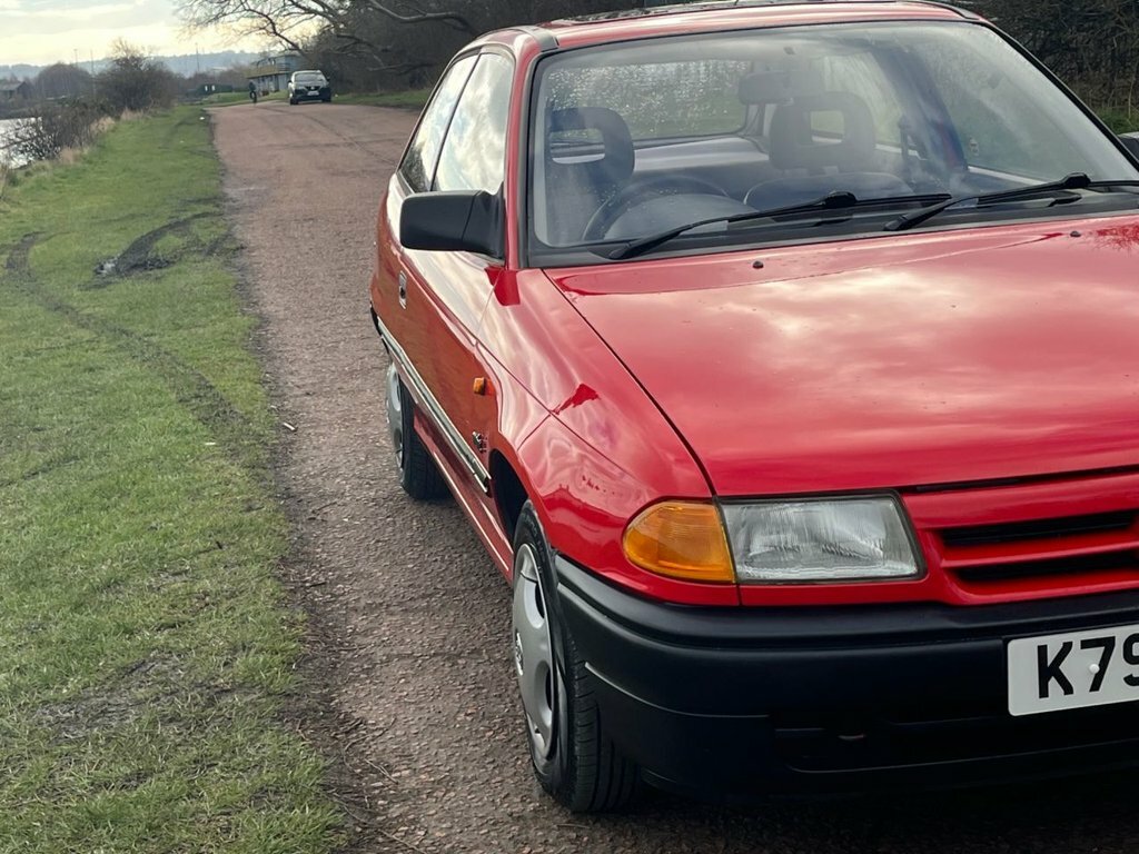 Vauxhall Astra 1.4 Merit Red #26