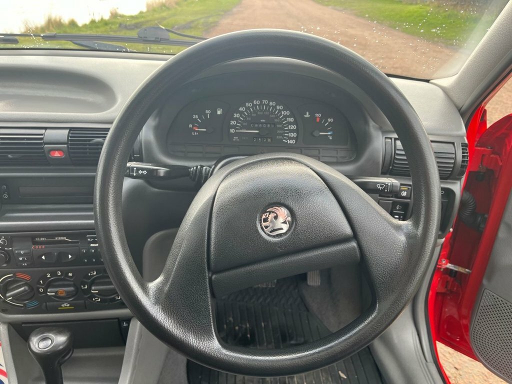 Vauxhall Astra 1.4 Merit Red #12