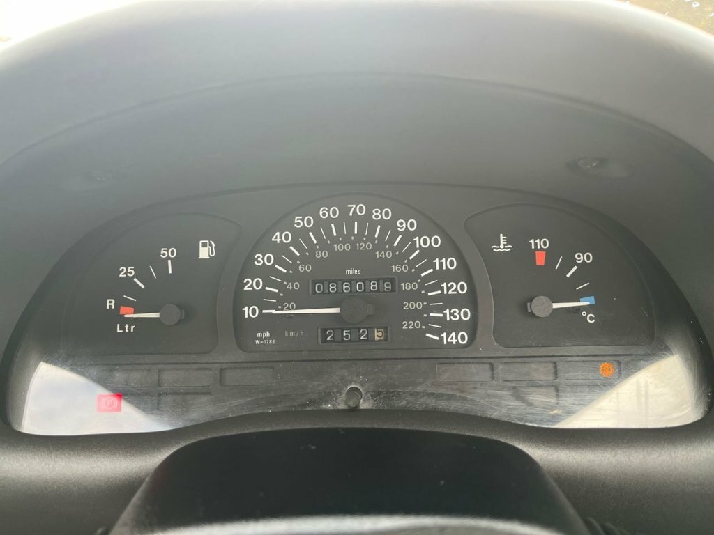 Vauxhall Astra 1.4 Merit Red #13