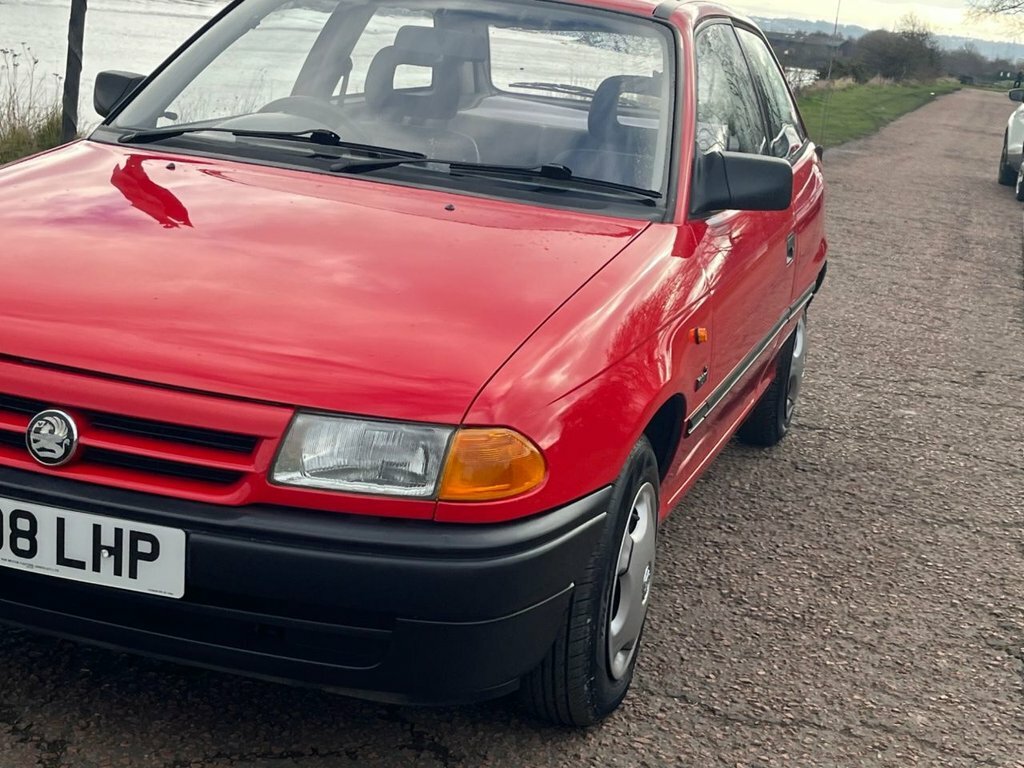 Vauxhall Astra 1.4 Merit Red #27