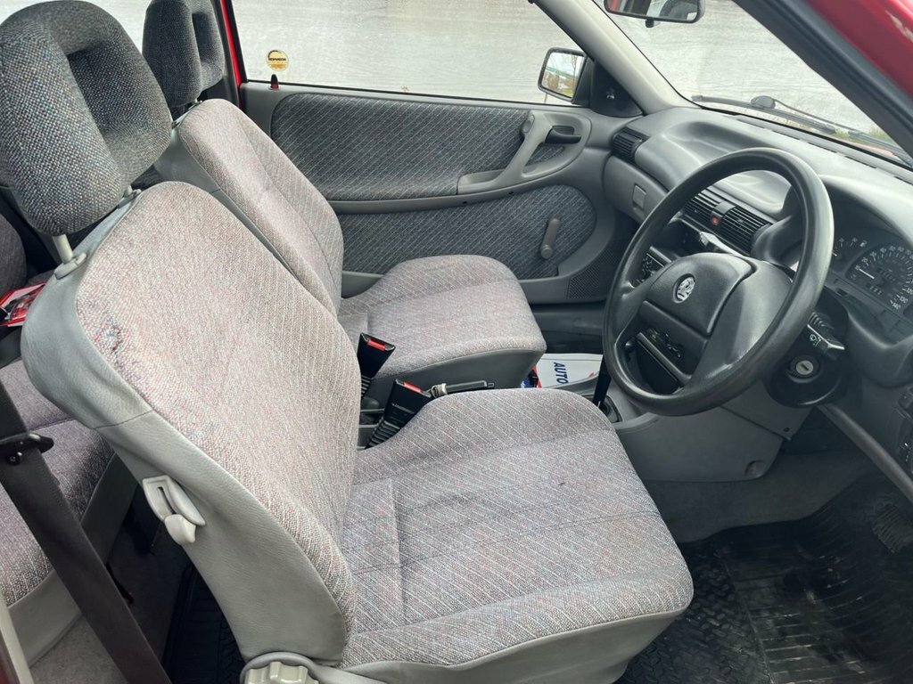 Vauxhall Astra 1.4 Merit Red #10